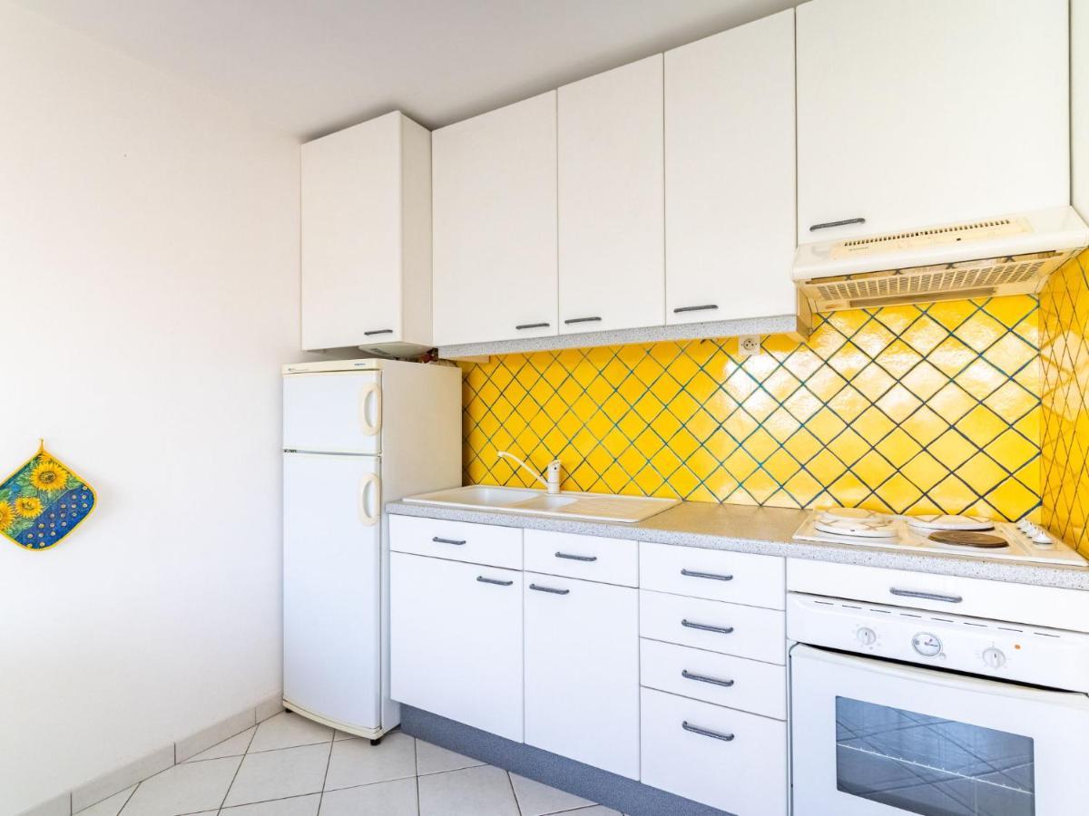 Apartment Les Roses Lauriers By Interhome Le Lavandou Eksteriør billede