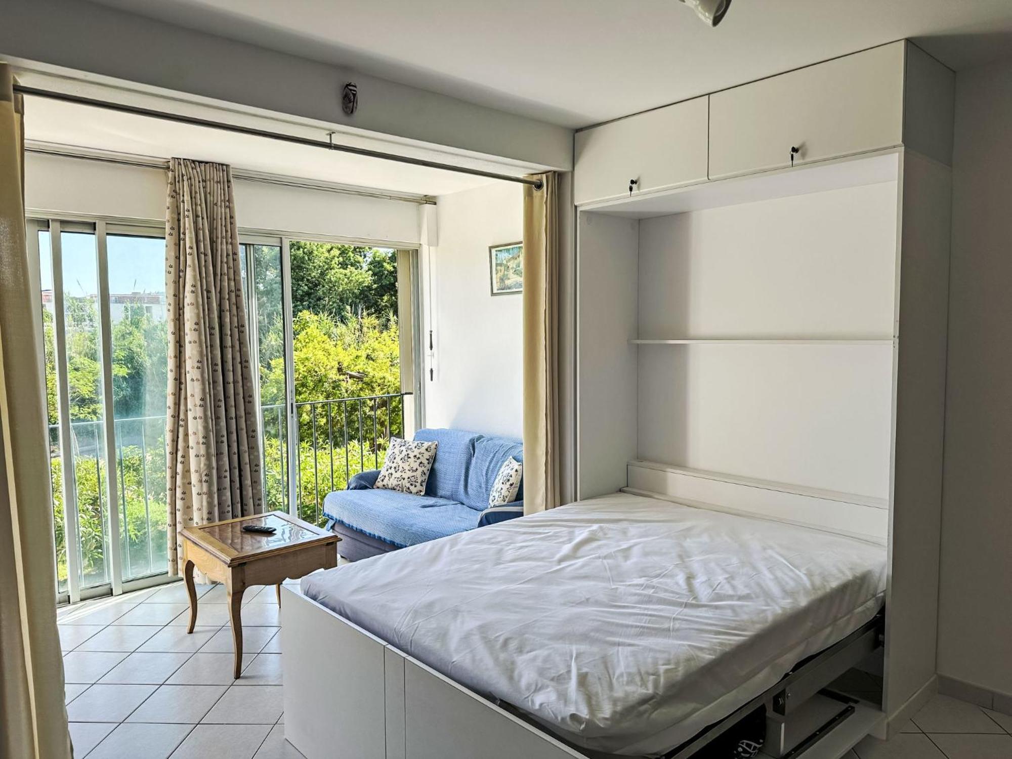 Apartment Les Roses Lauriers By Interhome Le Lavandou Eksteriør billede