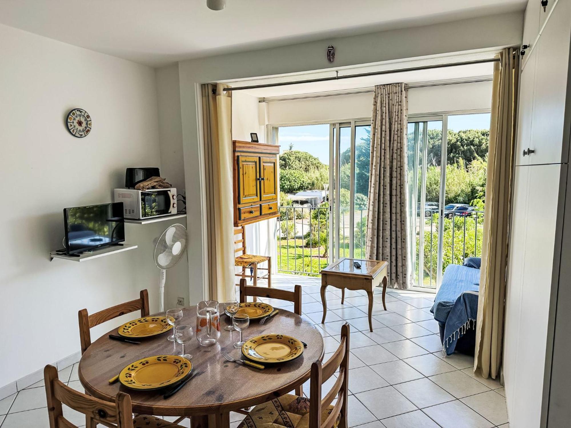 Apartment Les Roses Lauriers By Interhome Le Lavandou Eksteriør billede