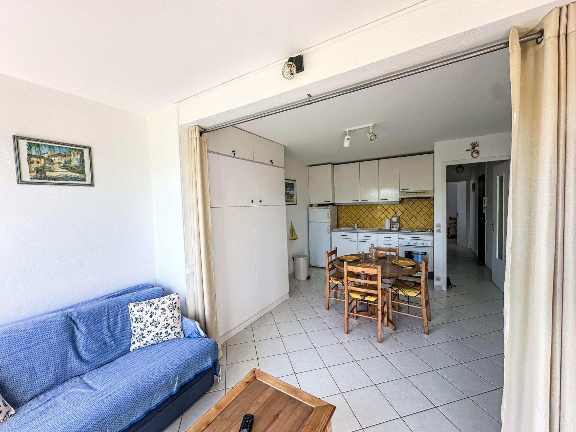 Apartment Les Roses Lauriers By Interhome Le Lavandou Eksteriør billede
